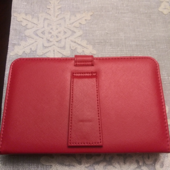 Red Phone & Keyboard Case - Picture 4 of 8